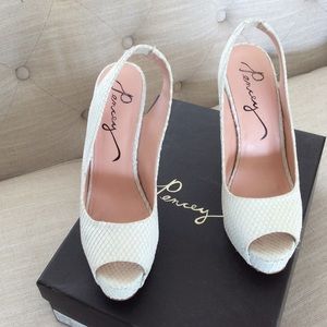 Pencey off white open toe shoes